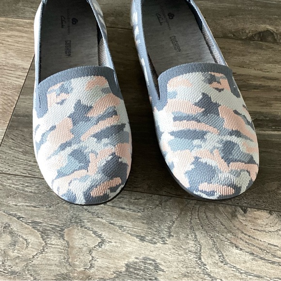\Cloudsteppers by Clarks\ Carly Dream Slip Ons - Picture 2 of 11